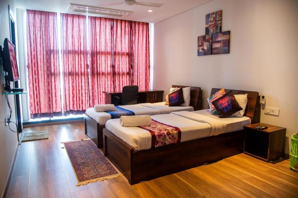 Guest House Service Apartments Pune Bagian luar foto